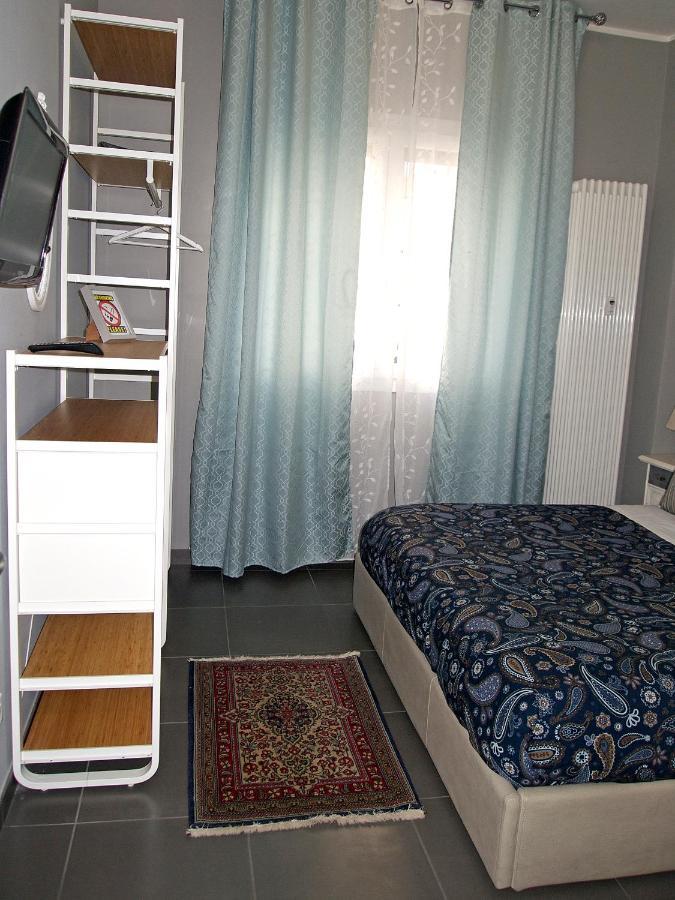 Happy Home Bo Centro Free Private Parking بولونيا المظهر الخارجي الصورة