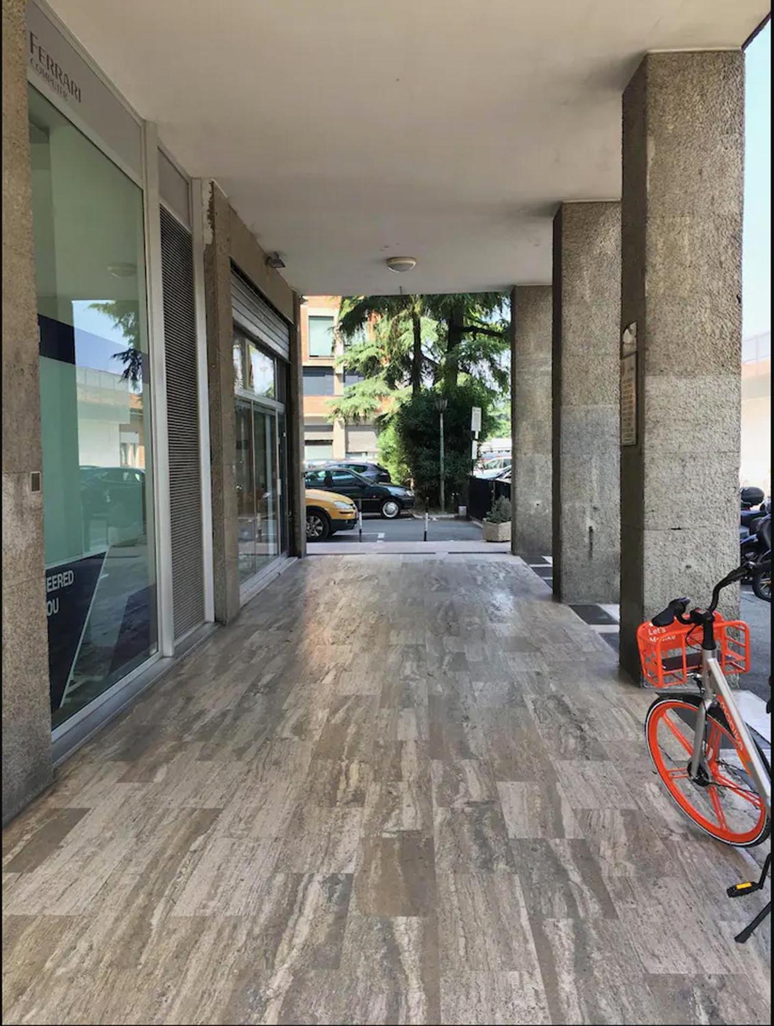 Happy Home Bo Centro Free Private Parking بولونيا المظهر الخارجي الصورة