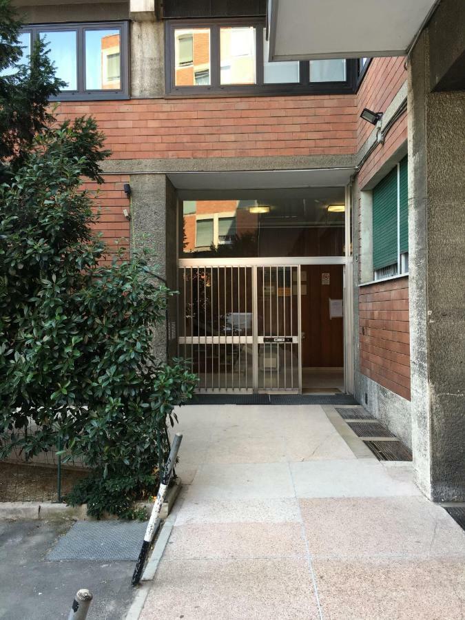 Happy Home Bo Centro Free Private Parking بولونيا المظهر الخارجي الصورة